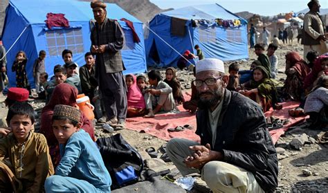 Aid agencies warn of chaotic and desperate scenes among Afghans returning from Pakistan